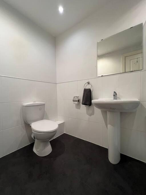 Modern Apartment In Dundee City Centre Экстерьер фото