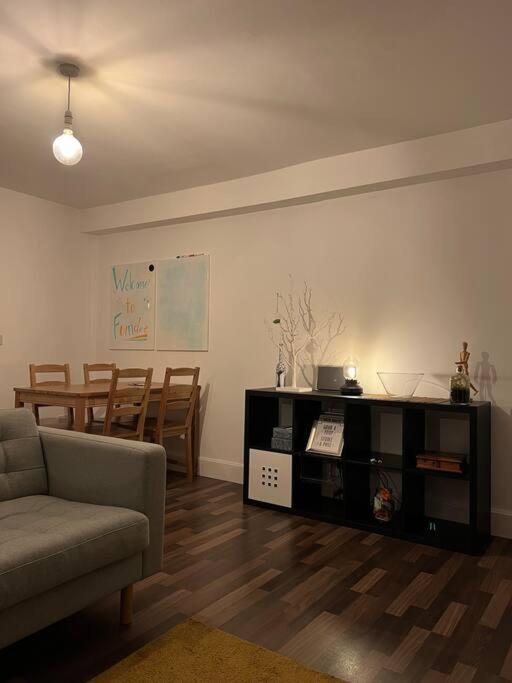 Modern Apartment In Dundee City Centre Экстерьер фото