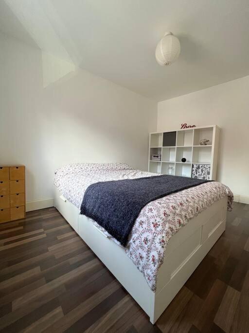 Modern Apartment In Dundee City Centre Экстерьер фото